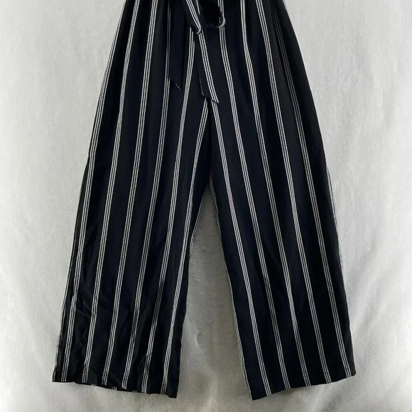 Monteau Jumpsuit Women's Sz M Black Striped V-Neck Wide-Leg Flutter Sleeve - Picture 7 of 14